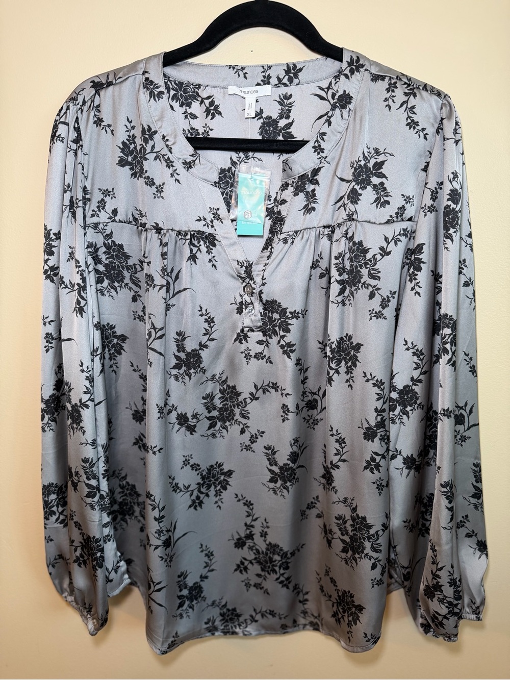 Maurices XL Gray Black Floral Satin Long Sleeve NWT Henley Blouse Romantic